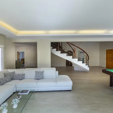 Meneou Seaside Mansion 7 * Larnaca