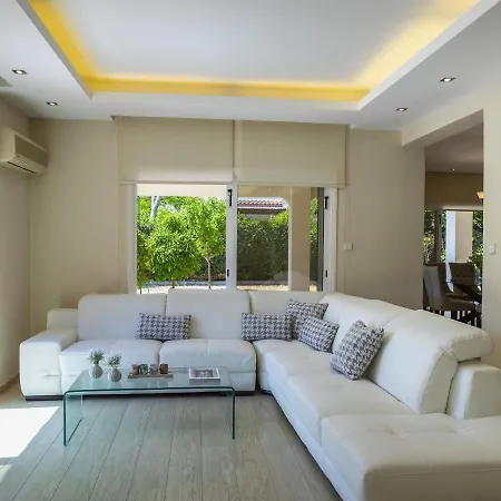 Meneou Seaside Mansion 7 Larnaca