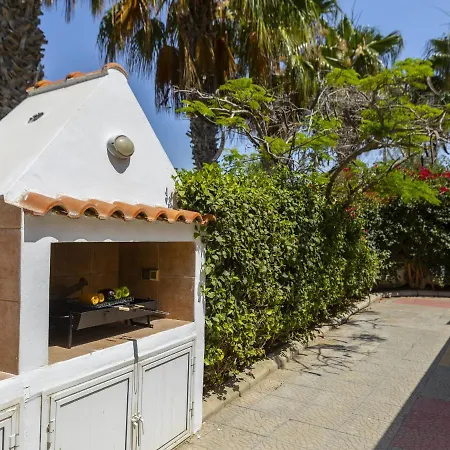 וילה Meneou Seaside Mansion 7