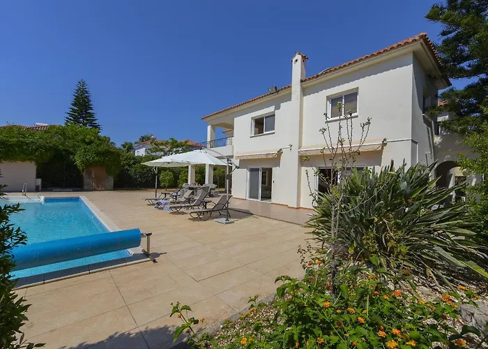 Meneou Seaside Mansion 7 וילה