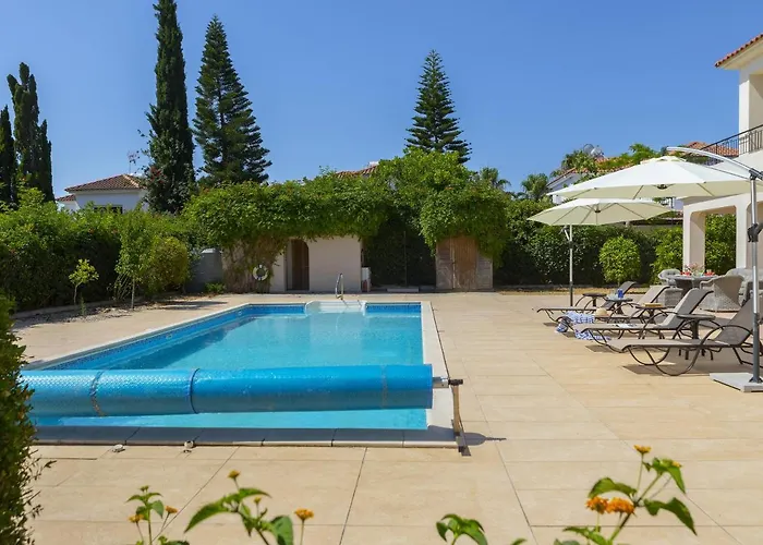 Meneou Seaside Mansion 7 * לרנקה