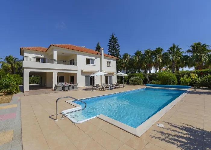 Meneou Seaside Mansion 7 וילה לרנקה