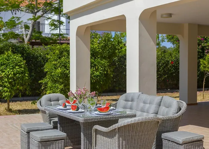 Meneou Seaside Mansion 7 וילה *