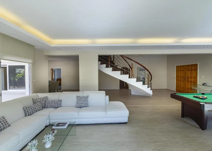 Meneou Seaside Mansion 7 * לרנקה