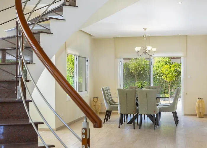 Meneou Seaside Mansion 7 וילה *