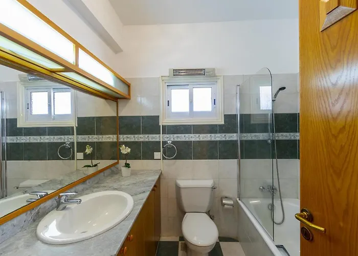 Meneou Seaside Mansion 7 לרנקה