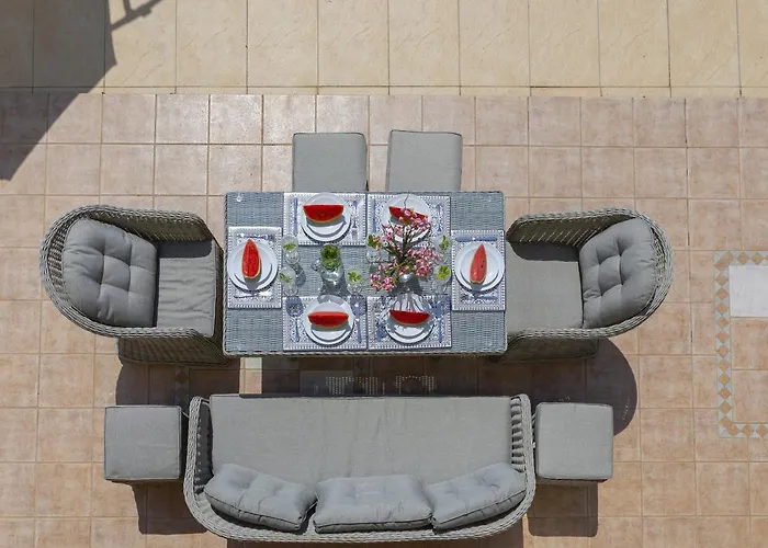 וילה Meneou Seaside Mansion 7 לרנקה