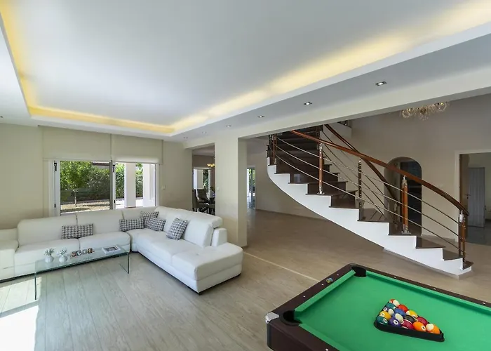 וילה Meneou Seaside Mansion 7 לרנקה