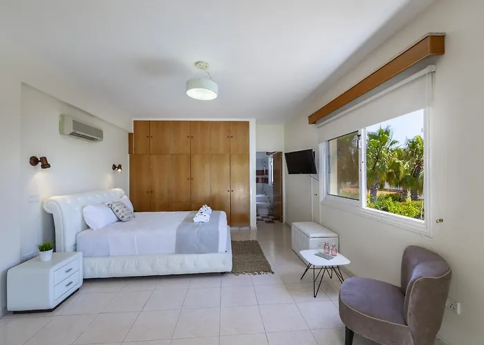 Meneou Seaside Mansion 7 * Larnaca