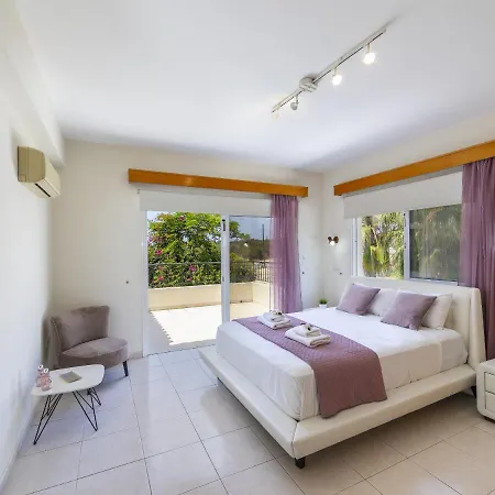 Villa Meneou Seaside Mansion 7 Larnaca