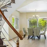 Meneou Seaside Mansion 7 Villa *
