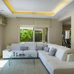 Meneou Seaside Mansion 7 Larnaca