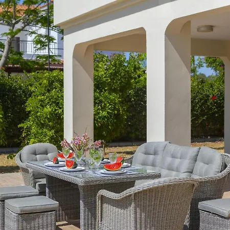 Meneou Seaside Mansion 7 Willa *
