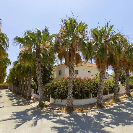 Meneou Seaside Mansion 7 Willa *