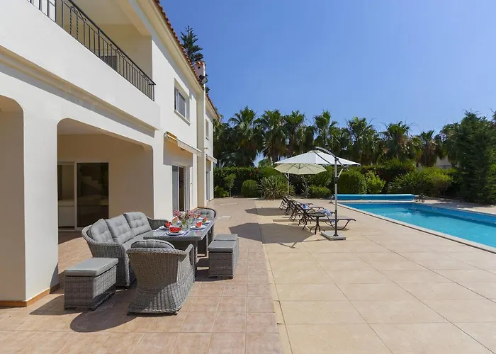 Meneou Seaside Mansion 7 Larnaca